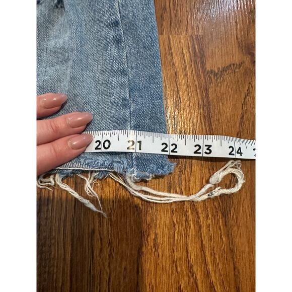 Old Navy Women's Raw Hem Distressed Denim Mini Skirt Medium Wash Size 14 - Picture 8 of 8